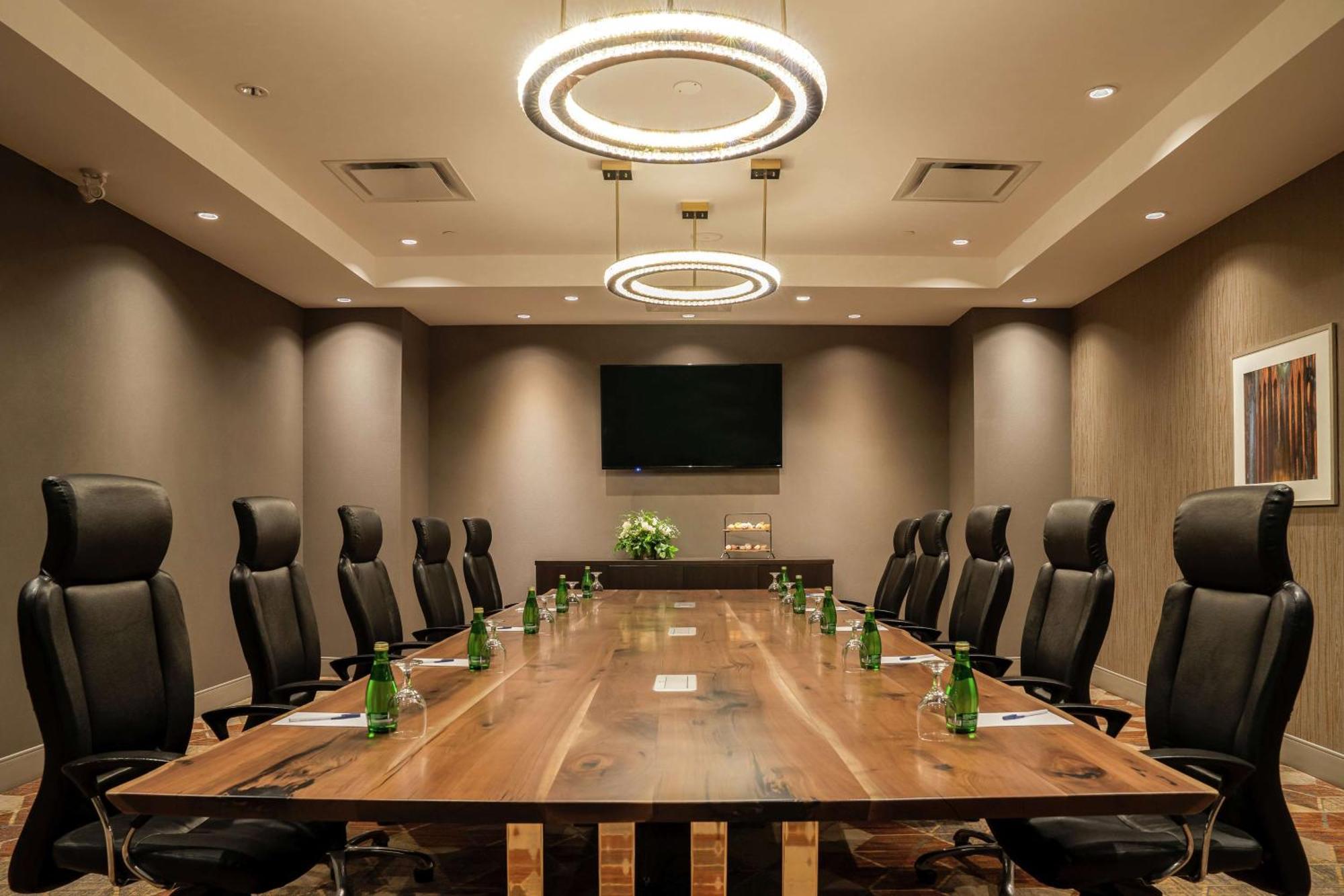 Doubletree By Hilton Kitchener Hotell Eksteriør bilde