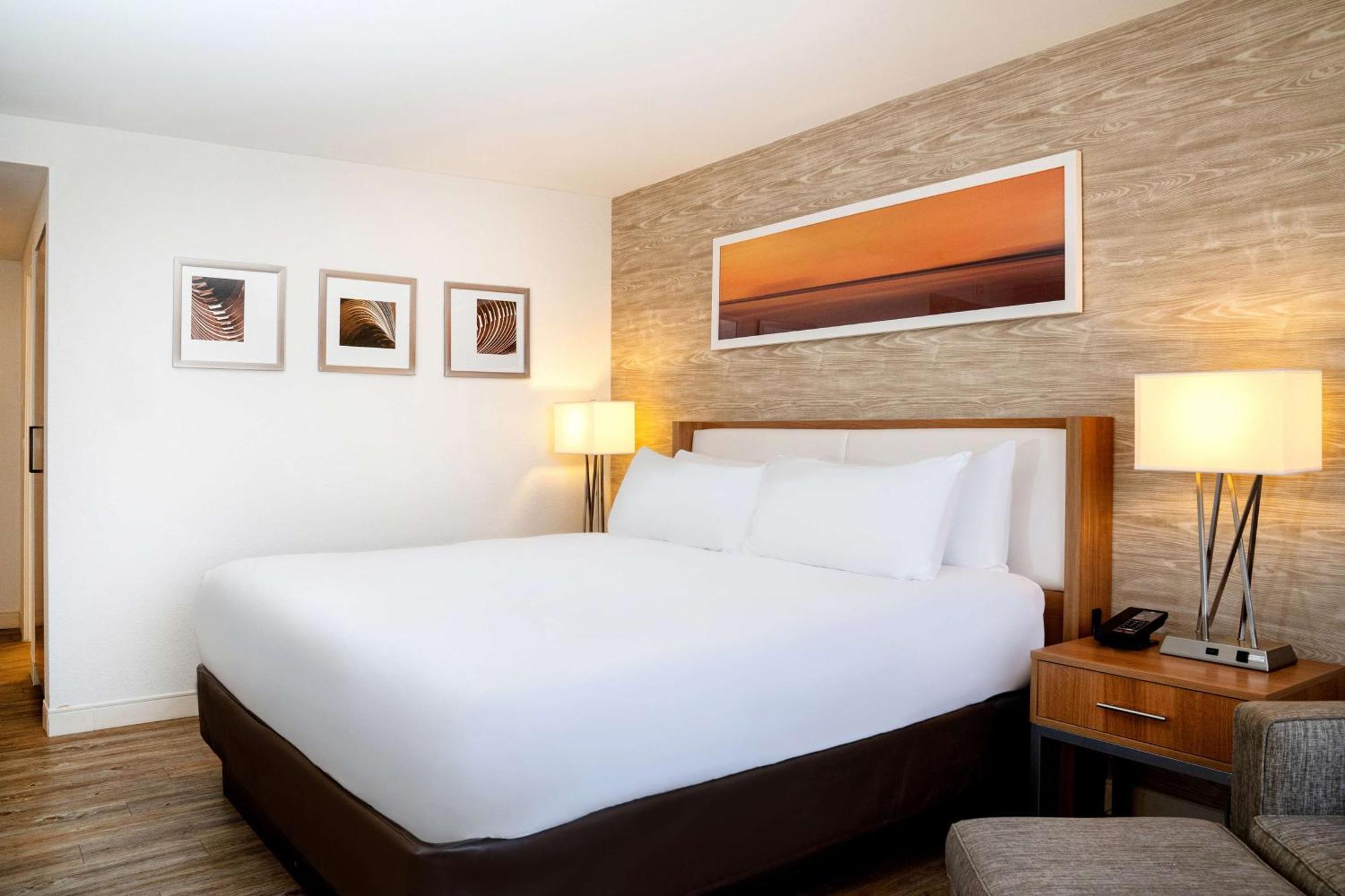 Doubletree By Hilton Kitchener Hotell Eksteriør bilde