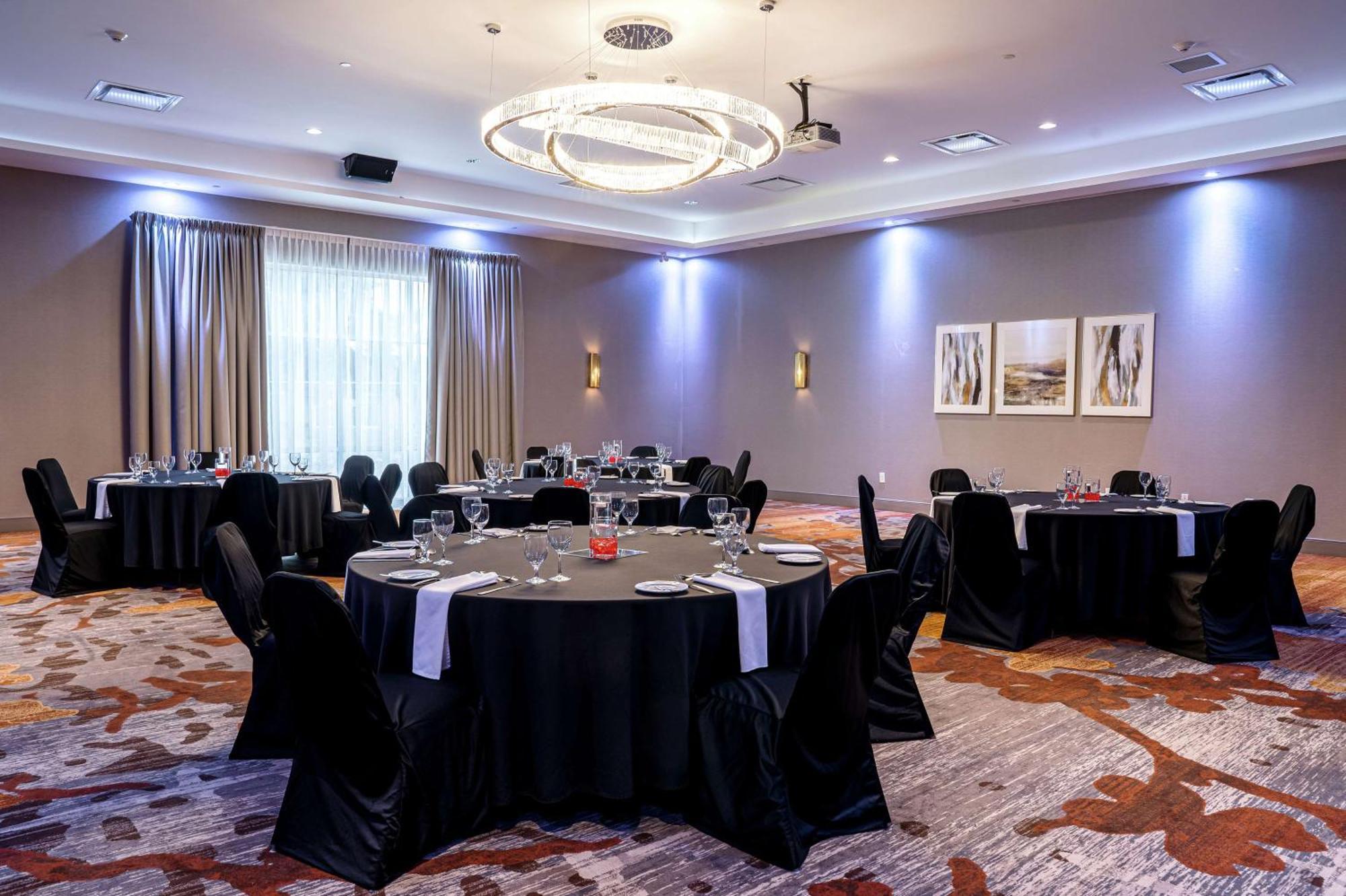 Doubletree By Hilton Kitchener Hotell Eksteriør bilde