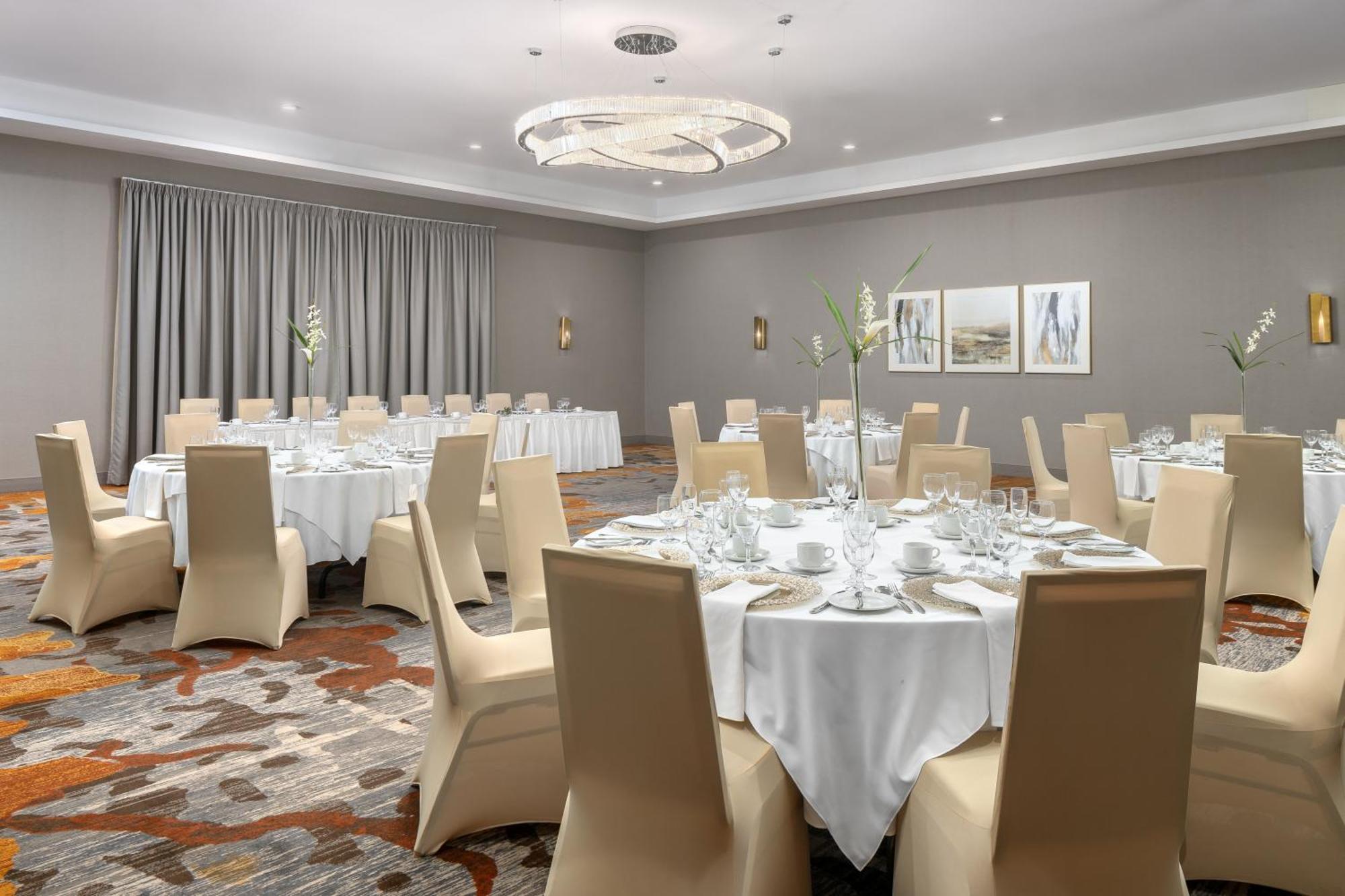 Doubletree By Hilton Kitchener Hotell Eksteriør bilde