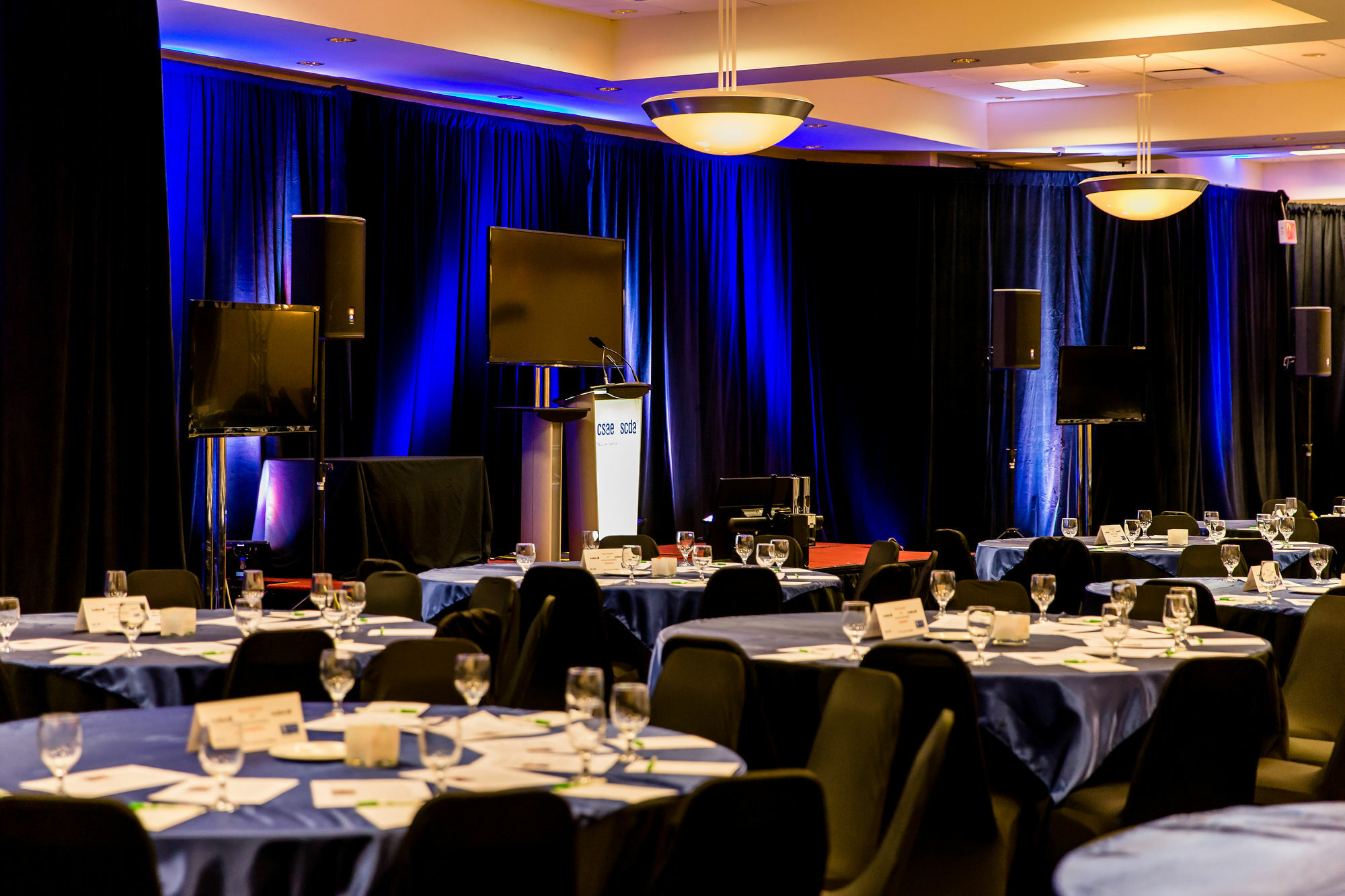 Doubletree By Hilton Kitchener Hotell Eksteriør bilde